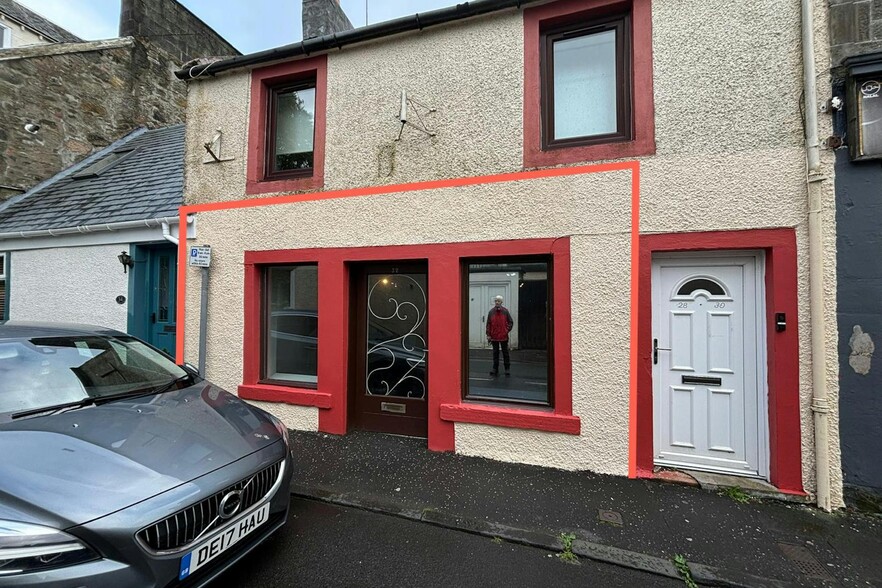 32 Waterside St, Strathaven for lease - Primary Photo - Image 1 of 1