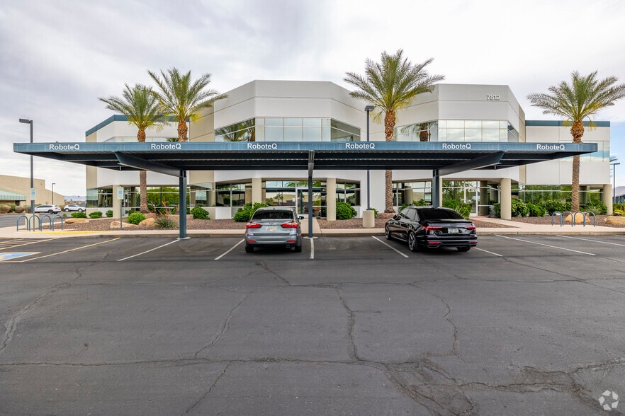 7812 E Acoma Dr, Scottsdale, AZ for lease - Building Photo - Image 2 of 7