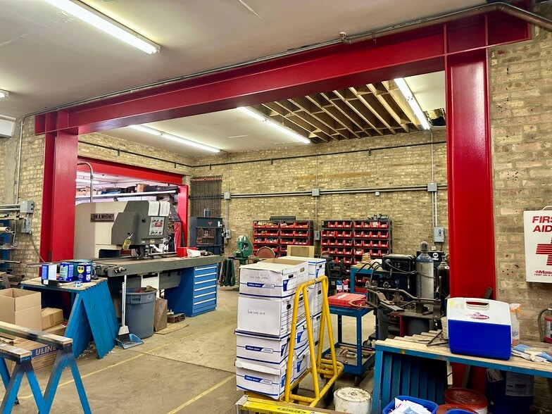 1906 N Milwaukee Ave, Chicago, IL for sale - Building Photo - Image 2 of 23