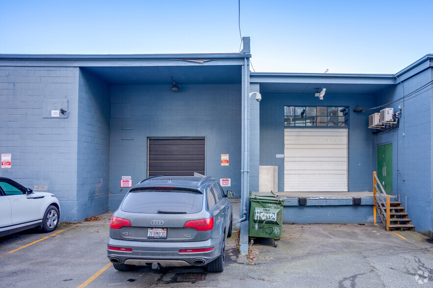 308-318 E 5th Ave, Vancouver, BC for lease - Building Photo - Image 2 of 7