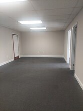 5630 Crowder Blvd, New Orleans, LA for lease Interior Photo- Image 2 of 5