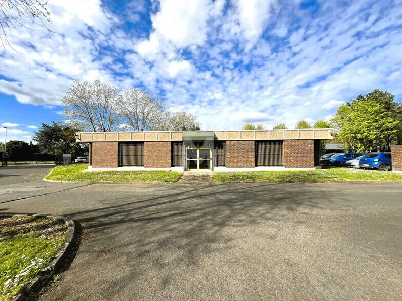 Office in Lisses for lease - Building Photo - Image 2 of 7