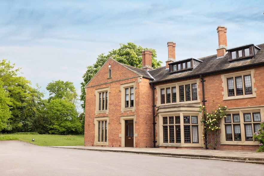 1 Selby Rd, Leeds for lease - Building Photo - Image 2 of 9