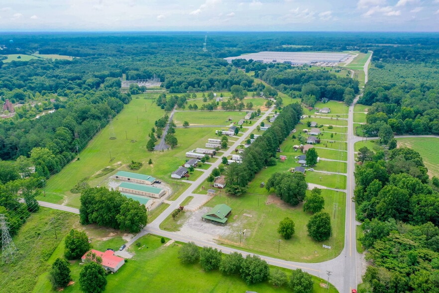 29 Mill Pond Rd, Clinton, SC 29325