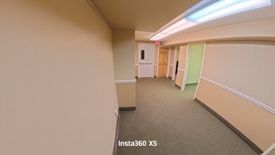 302 Willis Ave, Mineola, NY for lease Interior Photo- Image 2 of 10