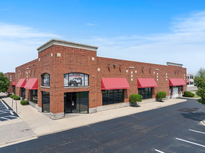 474 Redington Dr, South Elgin, IL for sale - Building Photo - Image 3 of 14