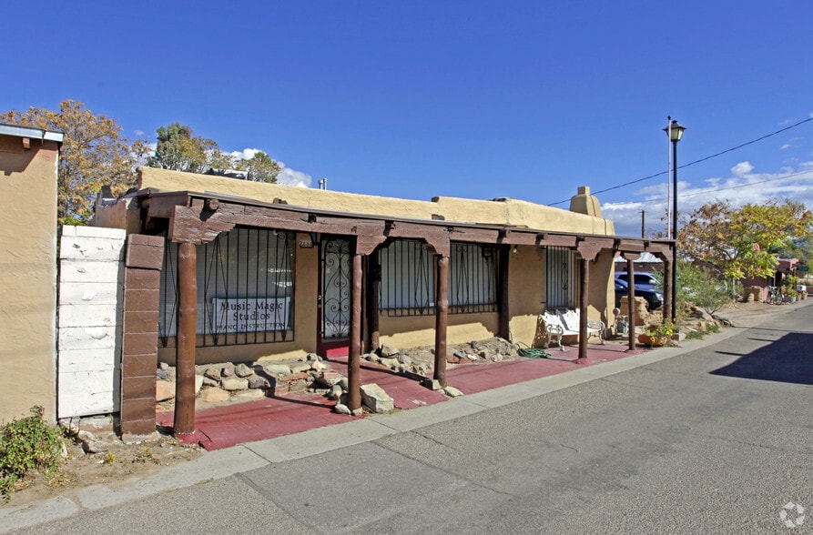 2113 Charlevoix St NW, Albuquerque, NM for sale - Building Photo - Image 2 of 3