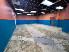 4102 34th St S, Saint Petersburg, FL for lease Interior Photo- Image 1 of 5