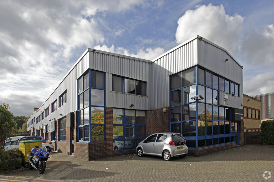 Cleveland Way, Hemel Hempstead for lease - Building Photo - Image 1 of 8