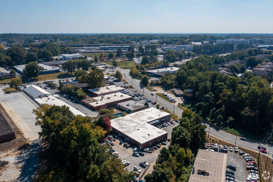 257 Dekalb Industrial Way, Decatur, GA for sale - Building Photo - Image 3 of 5