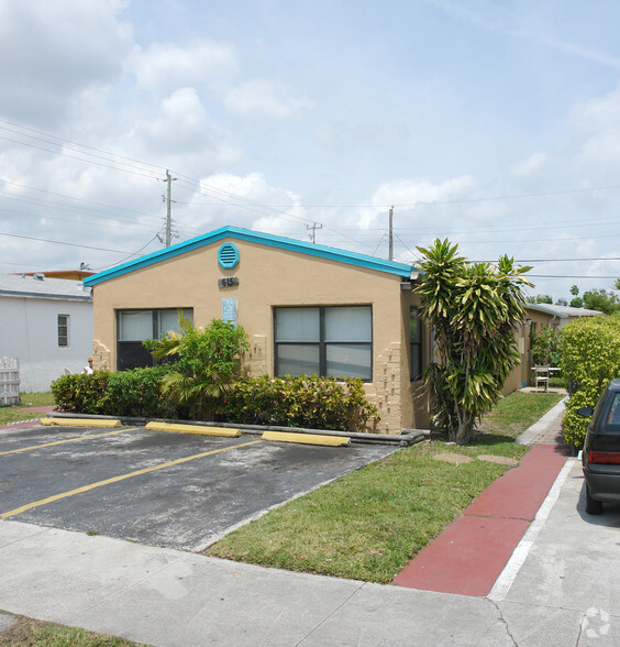 615-713 NE 3rd St, Hallandale Beach, FL for sale - Building Photo - Image 2 of 14