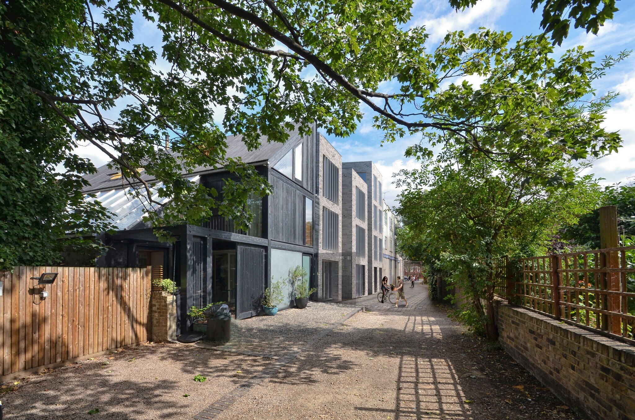 14-16 Rowe Ln, London for sale Primary Photo- Image 1 of 1