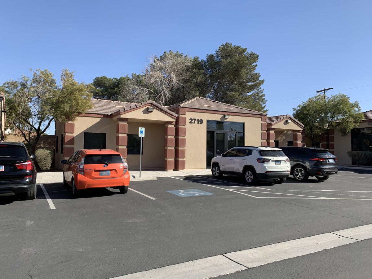 2713 E Russell Rd, Las Vegas, NV 89120 | LoopNet