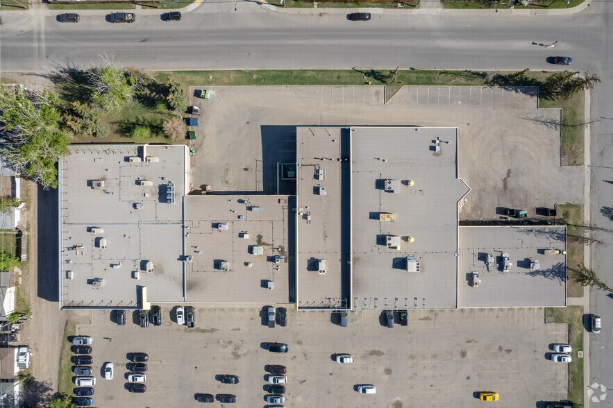 4710 17th Ave SE, Calgary, AB for lease - Aerial - Image 2 of 6