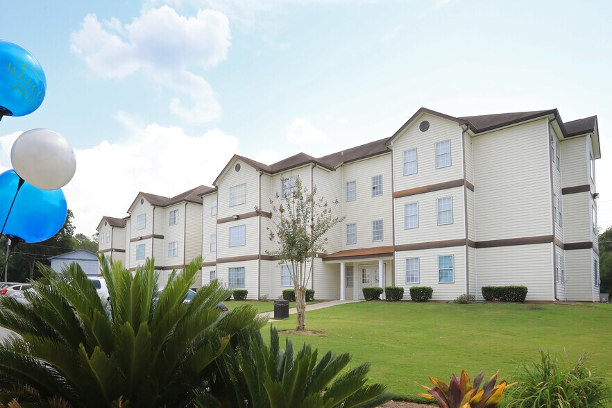 820 State University Dr, Fort Valley, GA for sale - Building Photo - Image 1 of 1