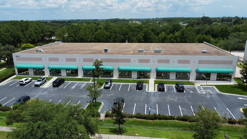 8901 Boggy Creek Rd, Orlando, FL for lease - Building Photo - Image 1 of 4