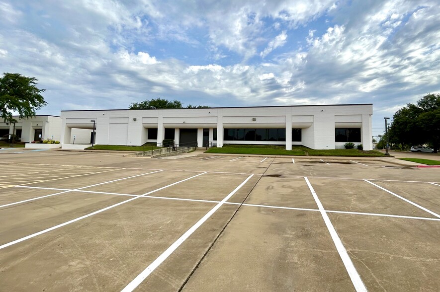 1240 E Campbell Rd, Richardson, TX for lease - Building Photo - Image 2 of 7