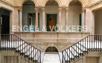 Retail in Barcelona, Barcelona for lease Interior Photo- Image 2 of 2