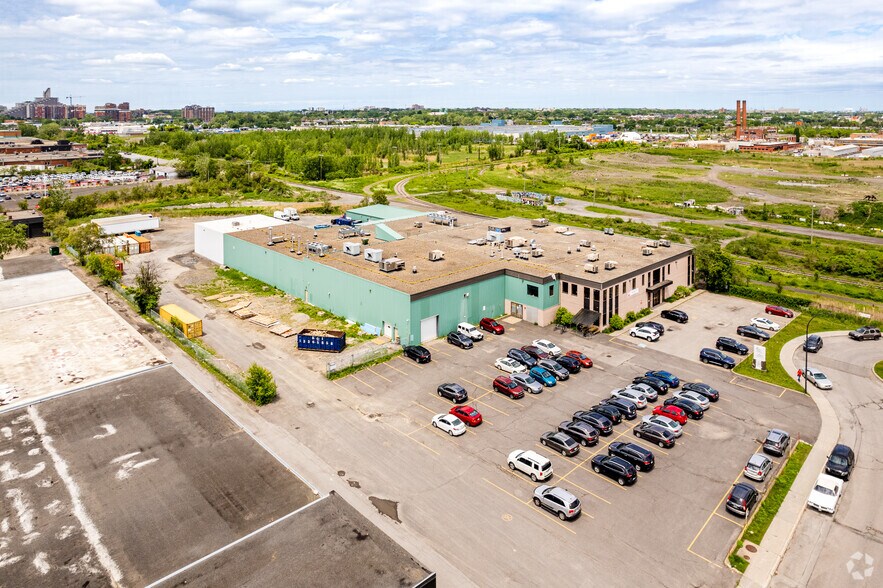5065-5067 Rue Ontario E, Montréal, QC for lease - Aerial - Image 2 of 5