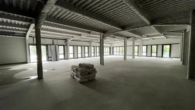 Retail in Vaires-sur-Marne for lease Building Photo- Image 1 of 8