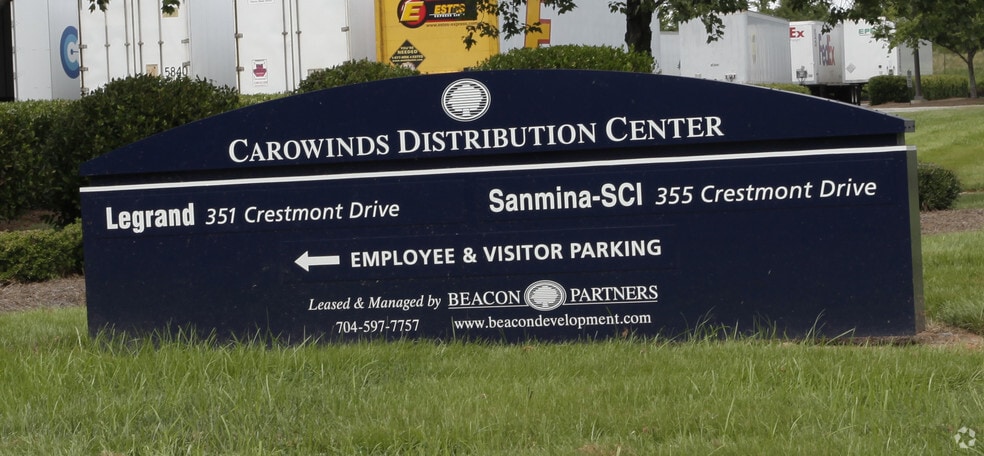 351-355 Crestmont Dr, Fort Mill, SC for lease - Building Photo - Image 3 of 9