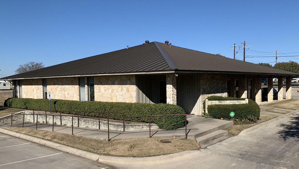 1300 Fulton St, Denton, TX 76201