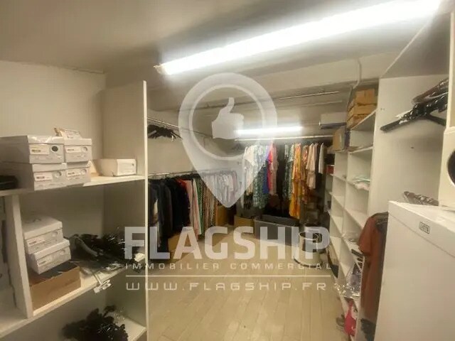 Retail in Nanterre for lease - Interior Photo - Image 2 of 7