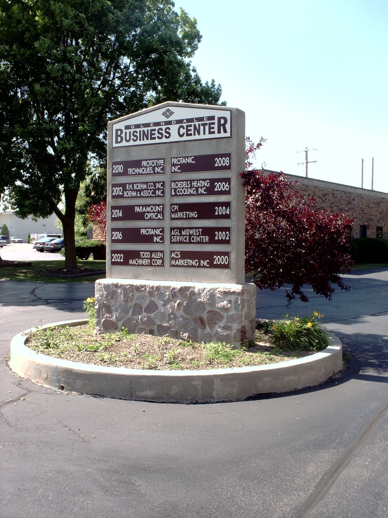 2010-2022 W Bender Rd, Glendale, WI for sale Building Photo- Image 1 of 1