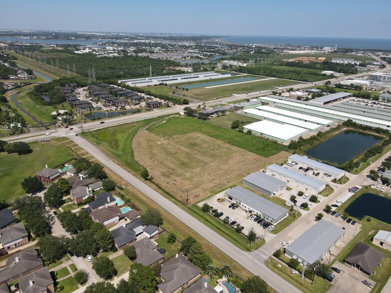 531 Columbia Memorial Pky, Kemah, TX for sale - Aerial - Image 3 of 5