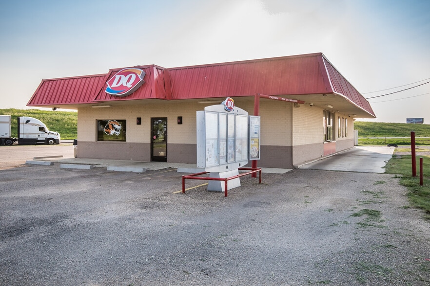 712 Eastern Ave, Groom, TX 79039