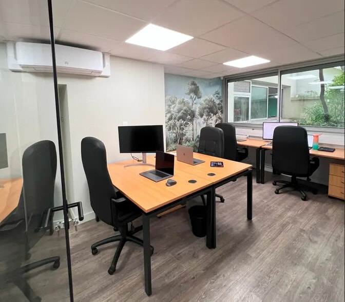 Office in Paris for lease - Building Photo - Image 3 of 6