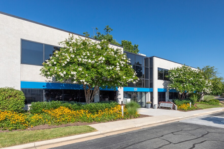 Carpenter Square - Business Park