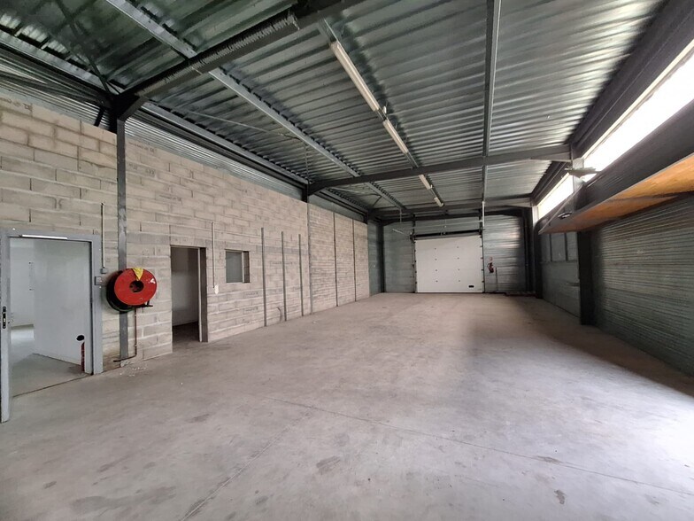 Flex in Blanquefort for lease - Building Photo - Image 1 of 6