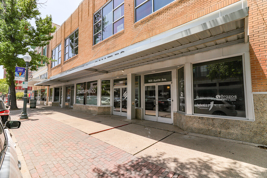 605 Austin Ave, Waco, TX for lease - Building Photo - Image 3 of 8