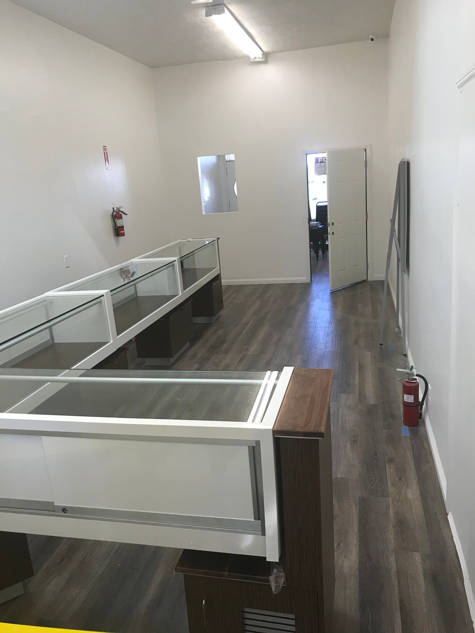 4279-4281 Crenshaw Blvd, Los Angeles, CA for sale Interior Photo- Image 1 of 10