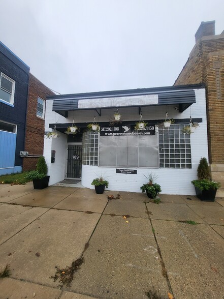 909 W Saginaw St, Lansing, MI for lease - Building Photo - Image 1 of 6