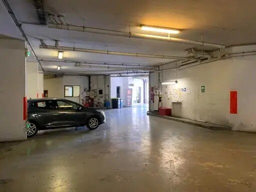 Retail in Cannes for lease - Building Photo - Image 2 of 5