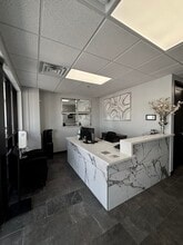 1915 E Chandler Blvd, Chandler, AZ for lease Lobby- Image 1 of 10