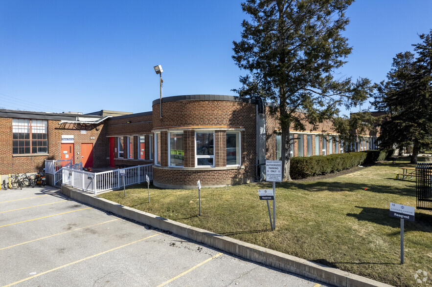 250 Bowie Ave, Toronto, ON for lease - Building Photo - Image 3 of 7