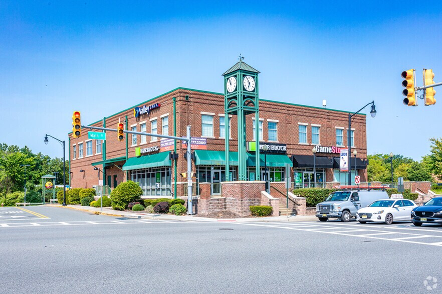 147 Main St, Lodi, NJ 07644 Mid Towne Plaza Retail