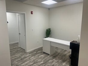 323 Sunny Isles Blvd, Sunny Isles Beach, FL for lease Interior Photo- Image 1 of 7