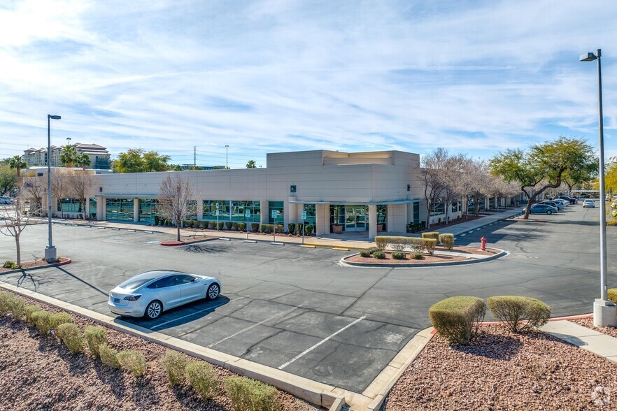 2300 Corporate Cir, Henderson, NV for sale - Building Photo - Image 2 of 4