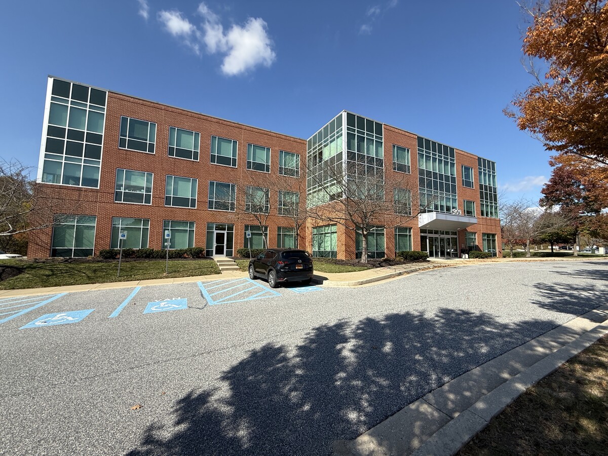 909 Ridgebrook Rd, Sparks, MD 21152 - Unit 300 -  - Interior Photo - Image 1 of 12