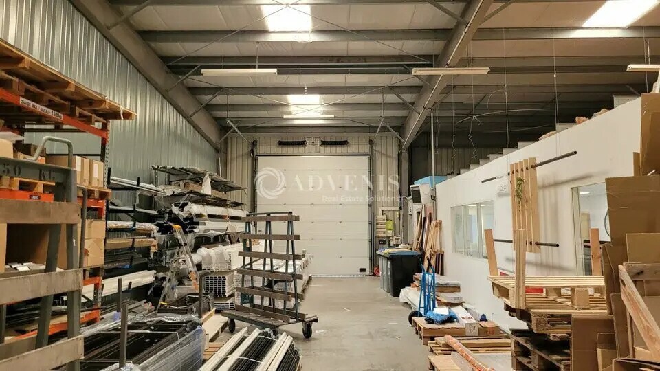 Flex in Thouaré-sur-Loire for lease - Interior Photo - Image 3 of 5