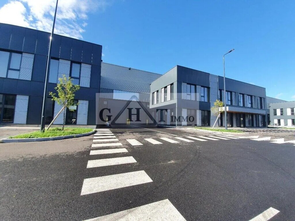 Location Entrepôt 96 m² à 1 281 m² - Photo 1