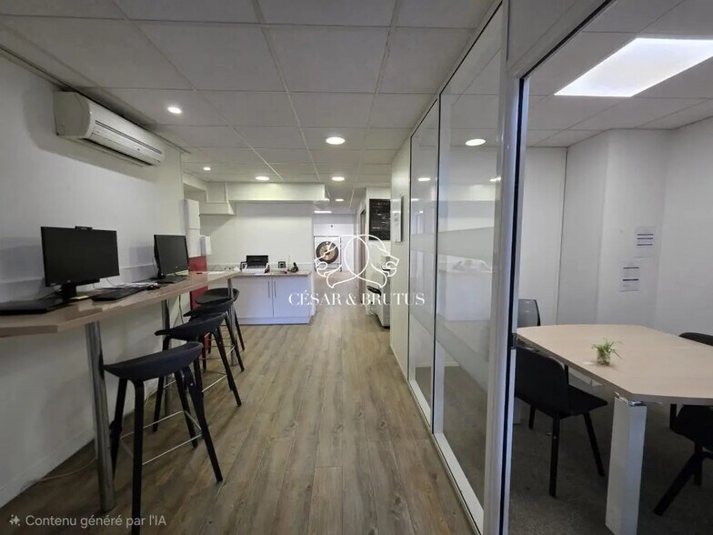 Retail in Lyon for lease - Interior Photo - Image 3 of 15