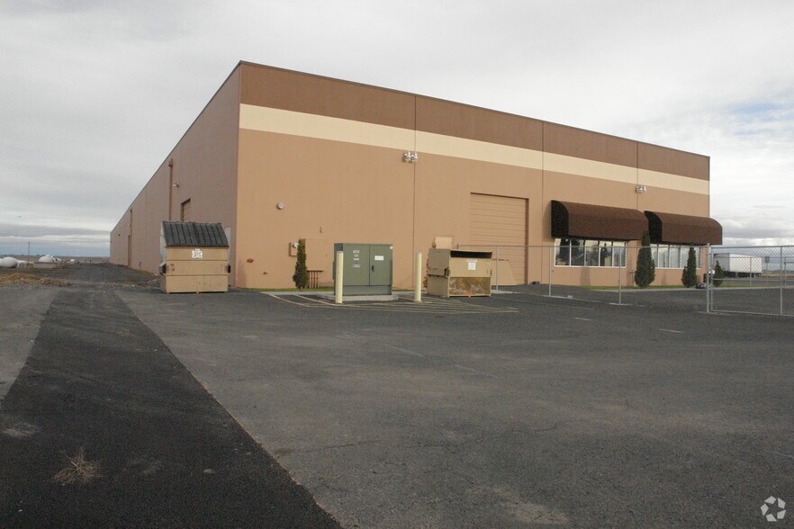 5803 Patton Blvd, Moses Lake, WA for lease - Building Photo - Image 2 of 3