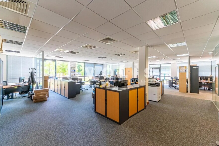 Office in Serris for lease - Interior Photo - Image 2 of 4