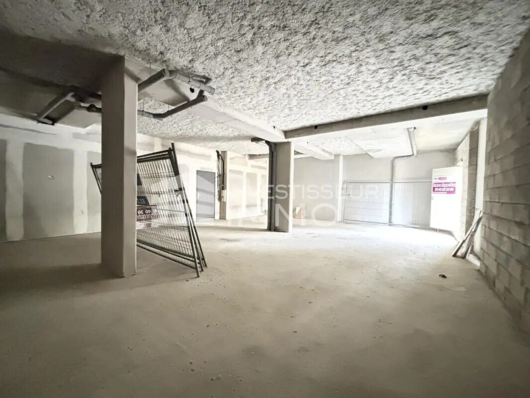 Retail in Saintry-sur-Seine for lease Interior Photo- Image 1 of 5