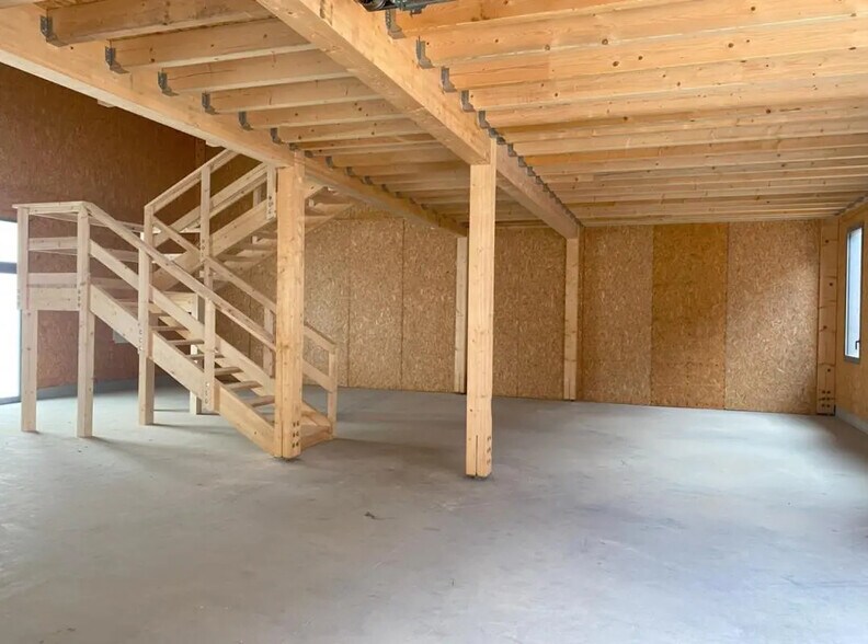 Flex in Le Haillan for sale - Building Photo - Image 1 of 18